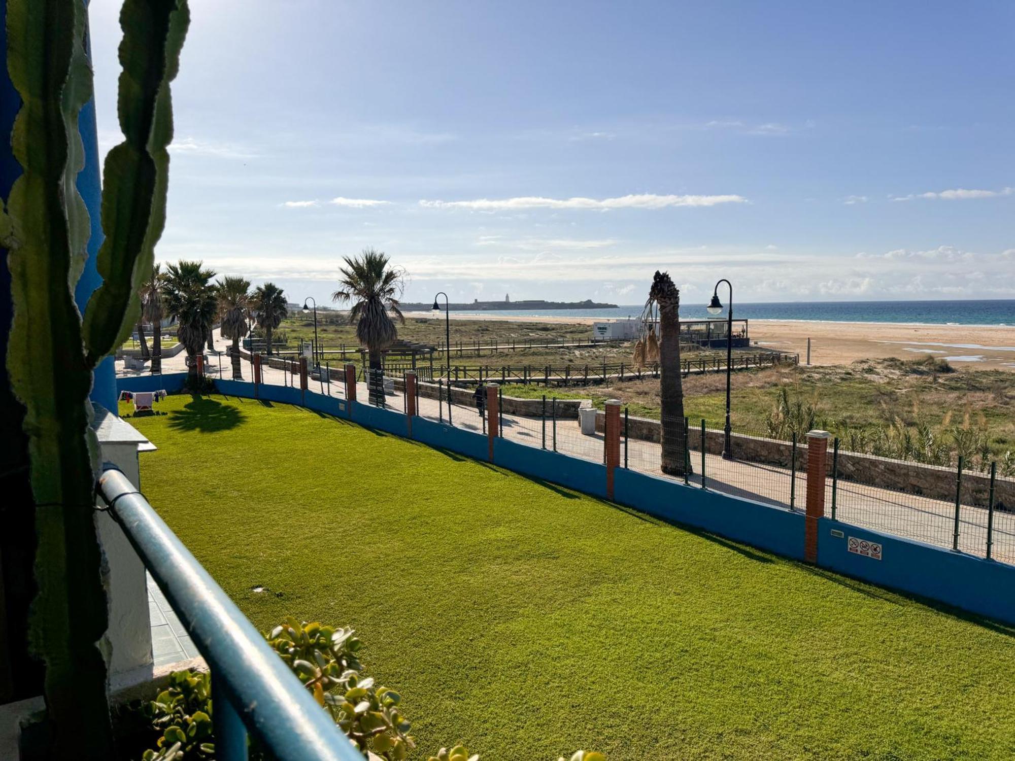 Tarifa Cozy House - Beach Front, Pool, Parking Εξωτερικό φωτογραφία